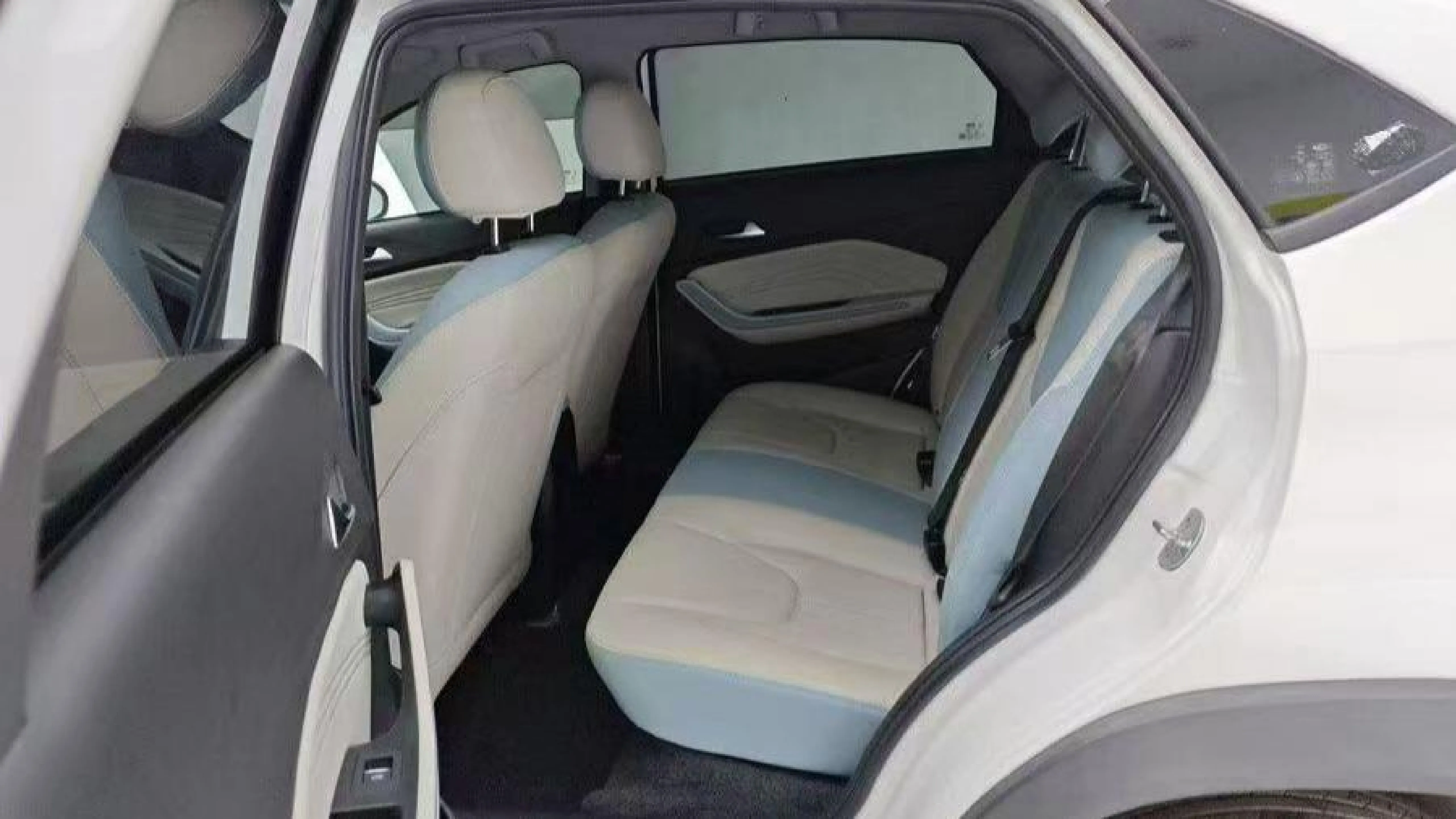 奇瑞瑞虎3x 2022款 PLUS 1.5L CVT 时尚版_20260327104909_09.png